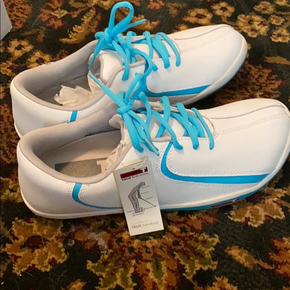 Golf shoes brand new in box - Picture 3 of 5